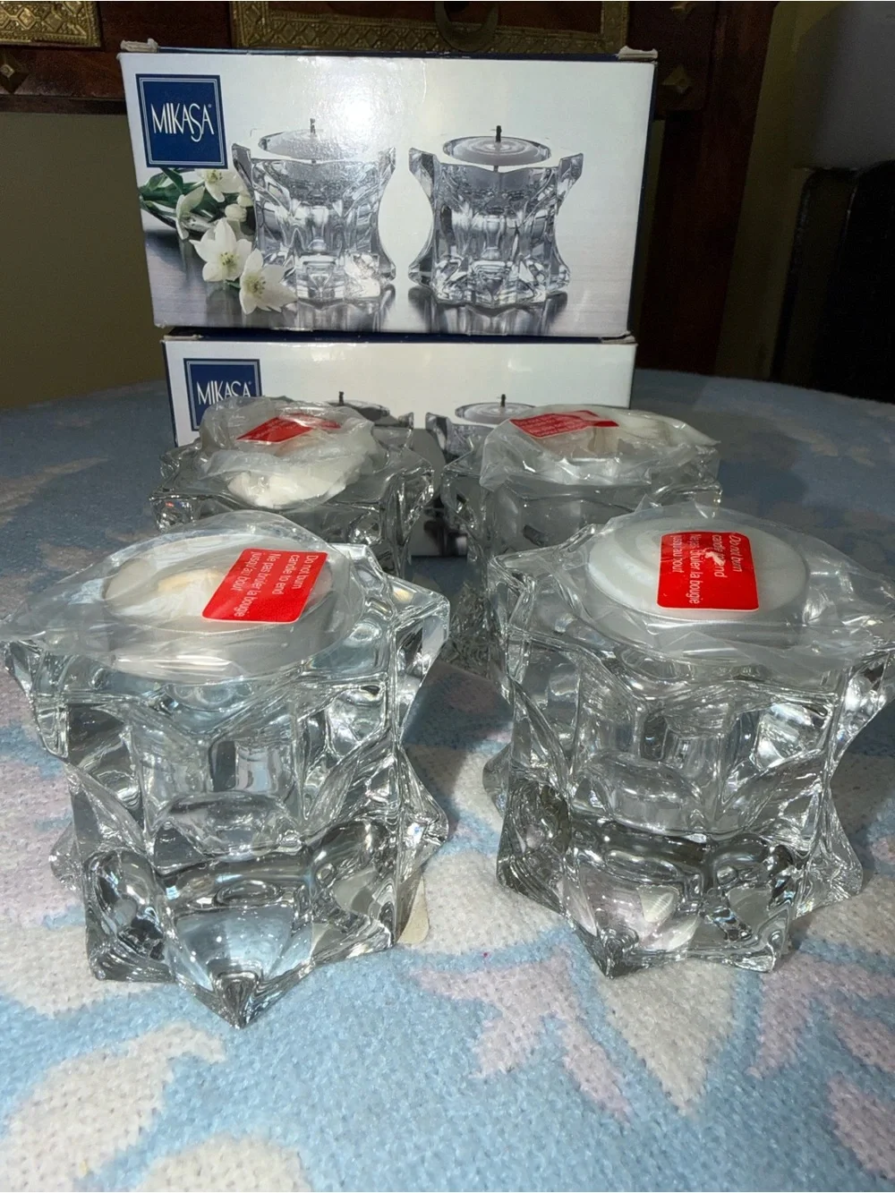 Mikasa sets votive